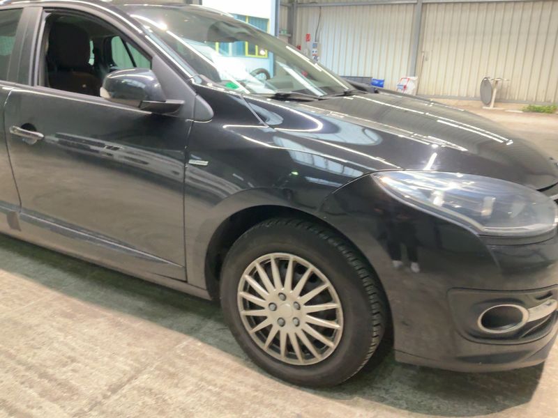 Renault Megane 1.5 dCi Limited — zdjęcie 8