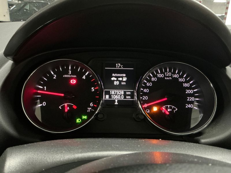 Nissan Qashqai 1.5 Turbodiesel Tekna — zdjęcie 13