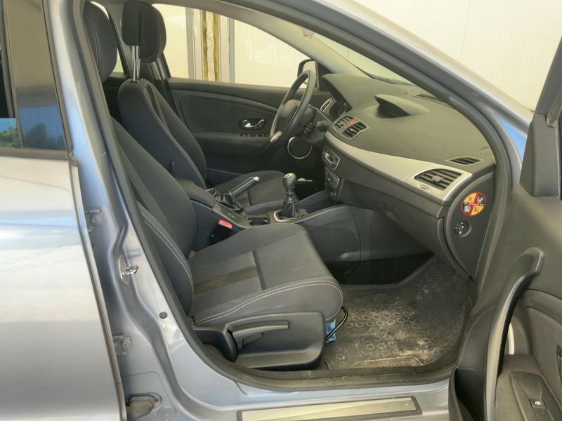 Renault Megane 1.5 dCi Dynamique — zdjęcie 11