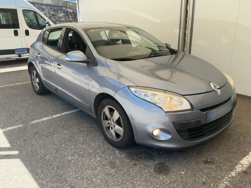 Renault Megane 1.5 dCi Dynamique — zdjęcie 8