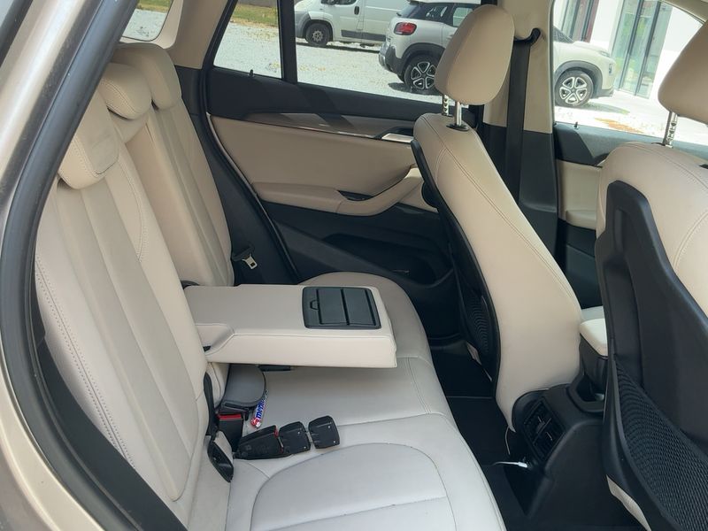 BMW X1 sDrive 16d xLine — zdjęcie 14