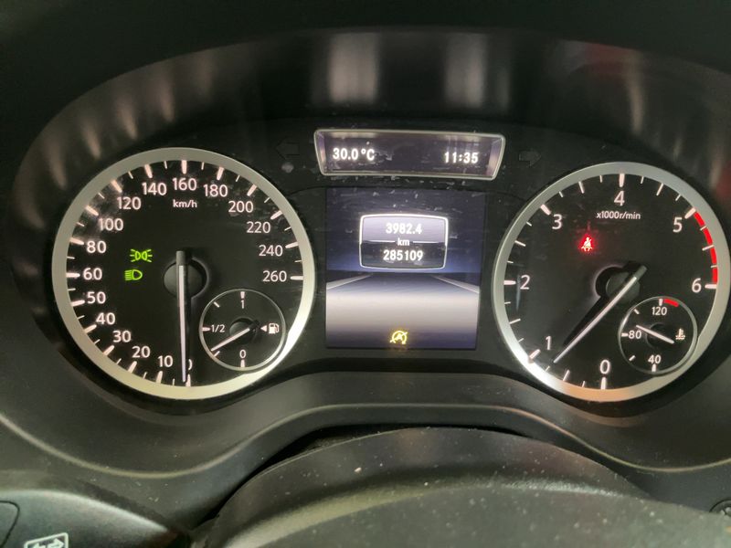 Infiniti Q30 1.5 Diesel — zdjęcie 13