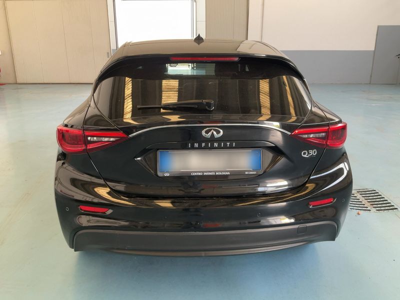 Infiniti Q30 1.5 Diesel — zdjęcie 5