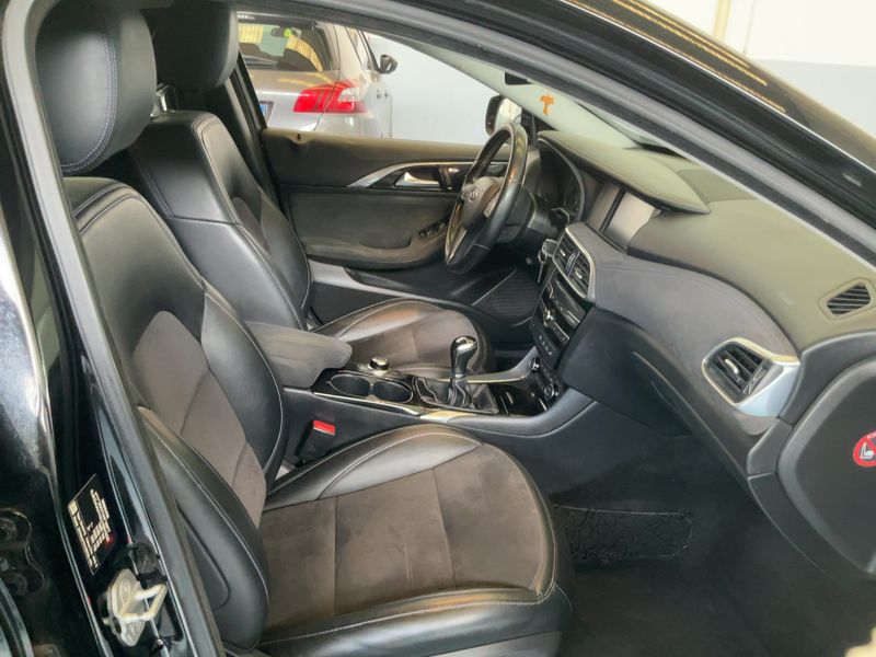 Infiniti Q30 1.5 Diesel — zdjęcie 11