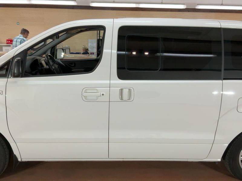 Hyundai H1 2.5 CRDi Travel Family+ — zdjęcie 4