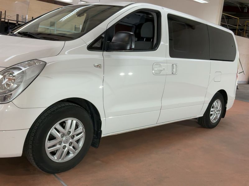 Hyundai H1 2.5 CRDi Travel Family+ — zdjęcie 2