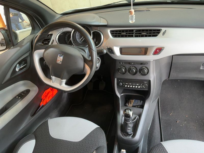 Citroen DS3 Cabrio 1.2 VTi Chic — zdjęcie 12