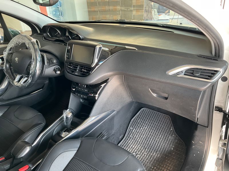Peugeot 2008 1.6 e-HDi Allure 2014 – снимка 28