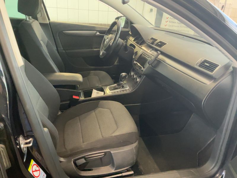 Volkswagen Passat 2.0 TDI Comfortline 4Motion BlueMotion Tech — zdjęcie 11
