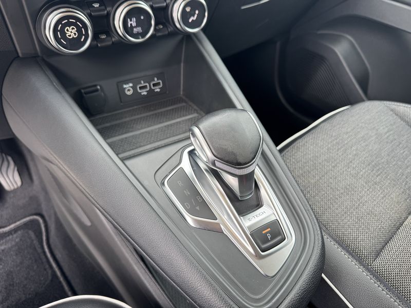 Renault Captur 1.6 Hybrid E-Tech Intens — zdjęcie 23