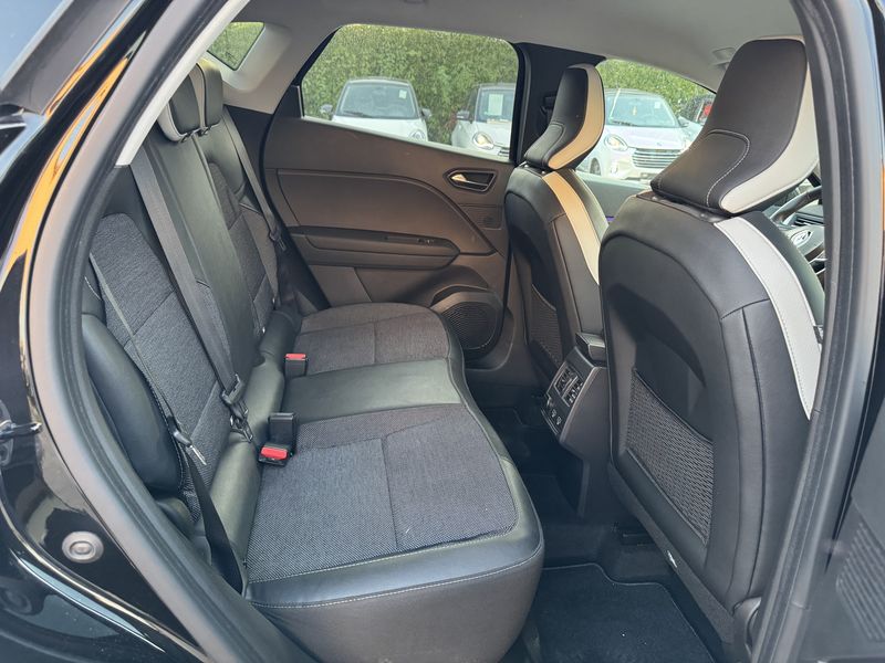 Renault Captur 1.6 Hybrid E-Tech Intens — zdjęcie 14