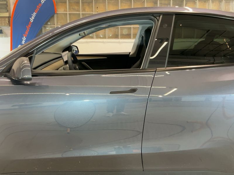 Tesla Model Y Max Range Dual AWD AWD — zdjęcie 4
