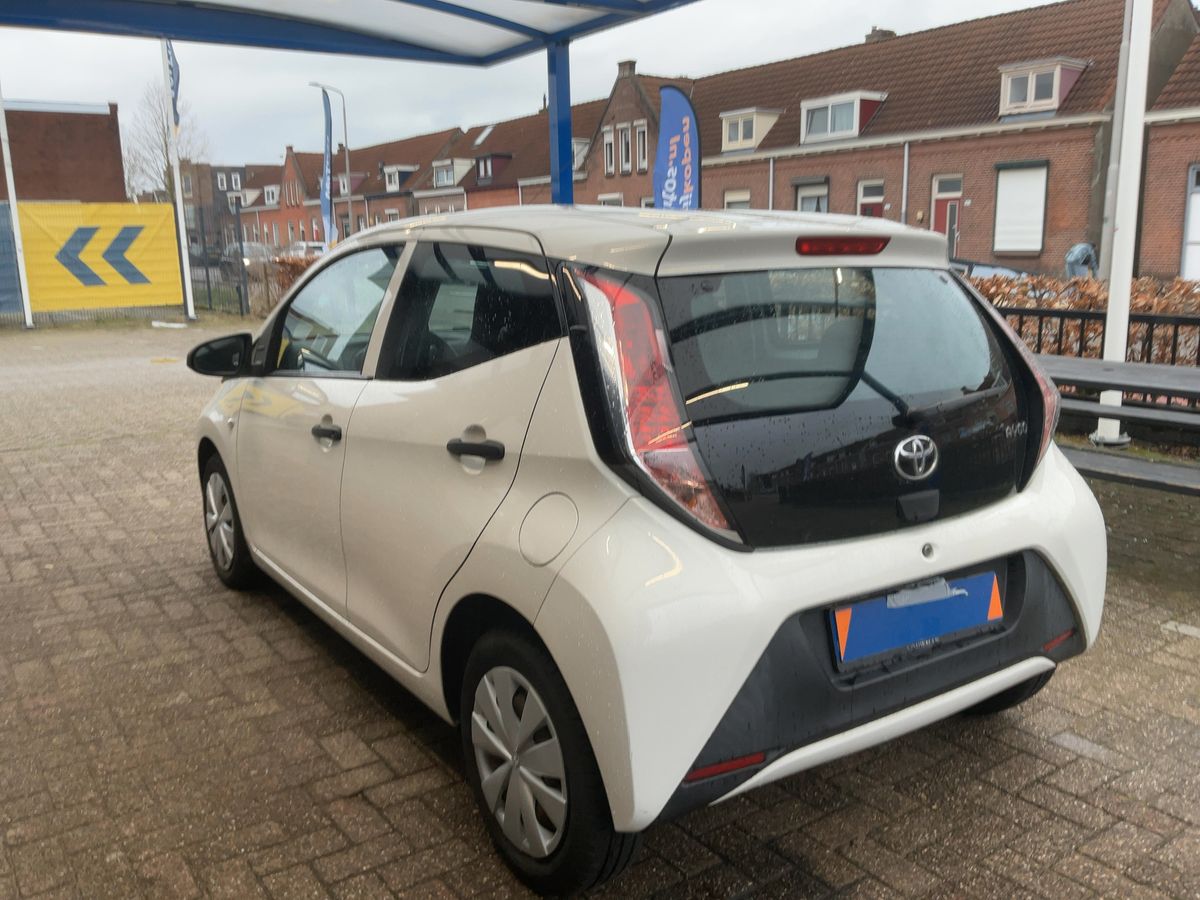 Toyota Aygo 2016 — photo 7