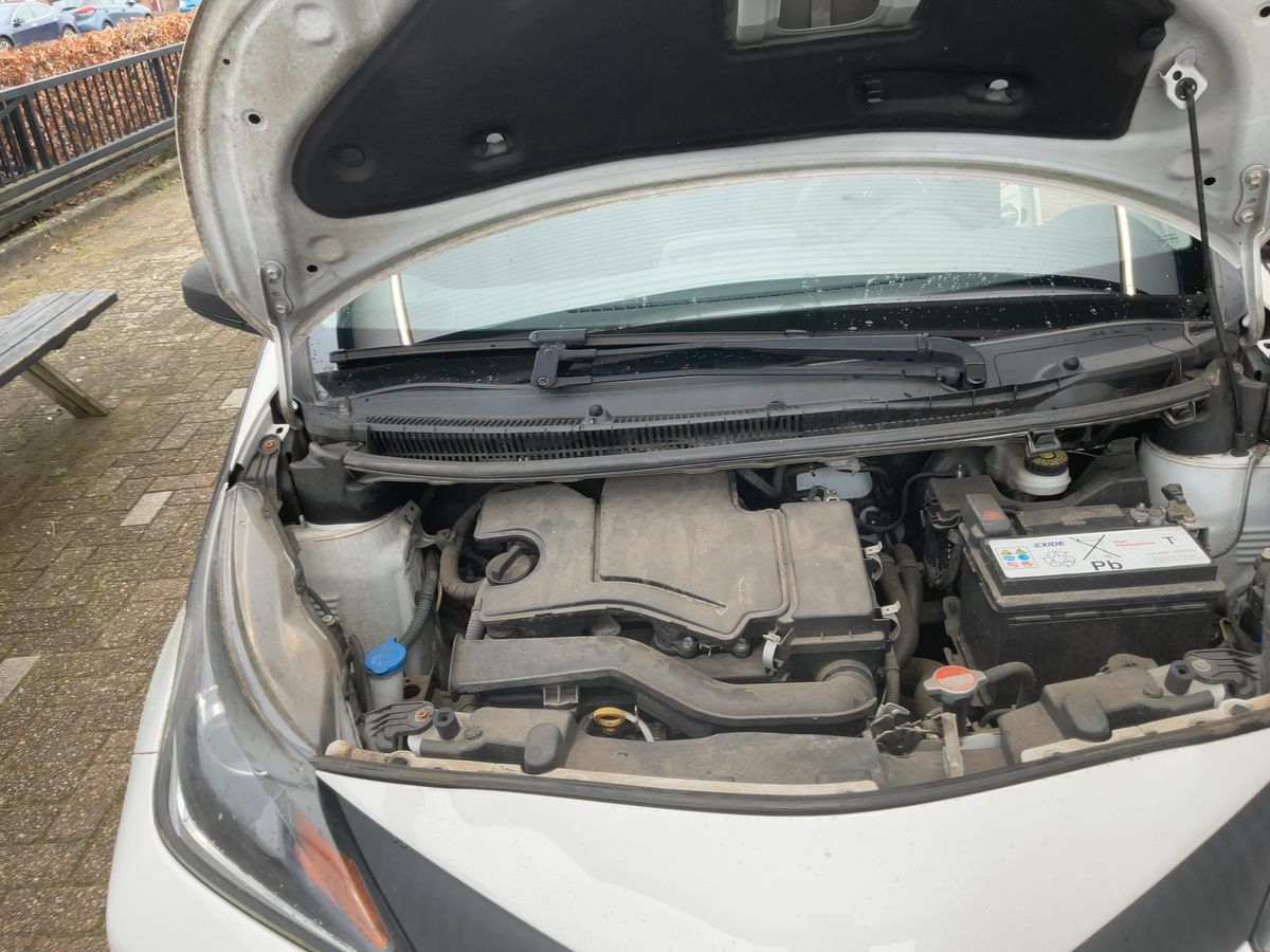 Toyota Aygo 2016 — photo 33