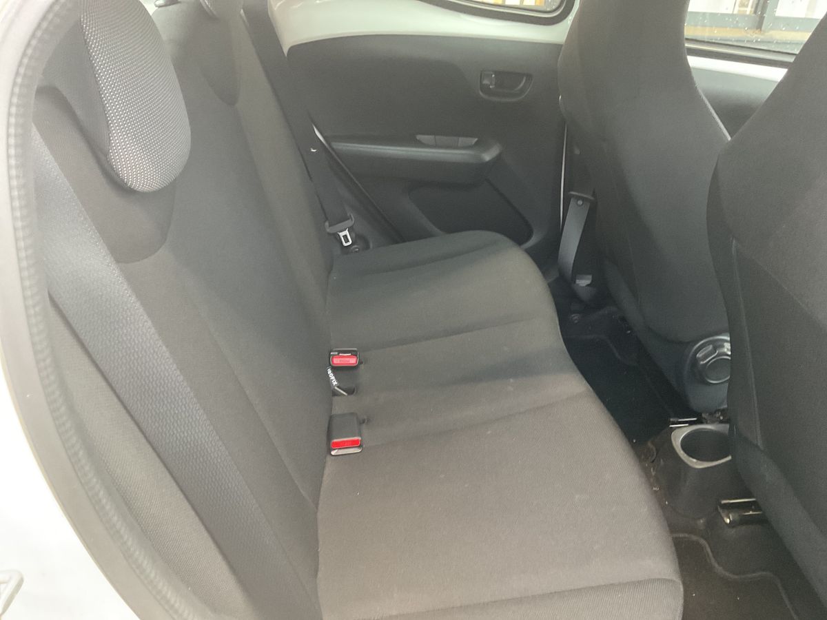 Toyota Aygo 2016 — photo 37