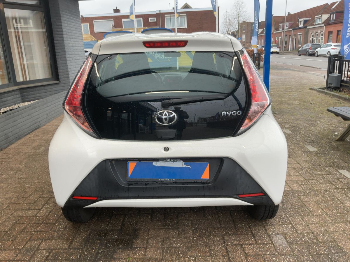 Toyota Aygo 2016 — photo 8