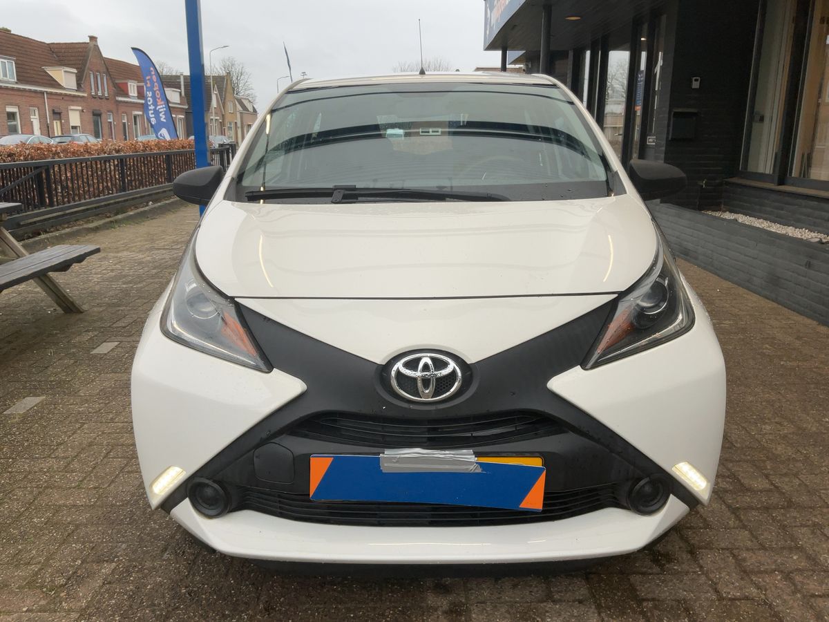 Toyota Aygo 2016 — photo 15