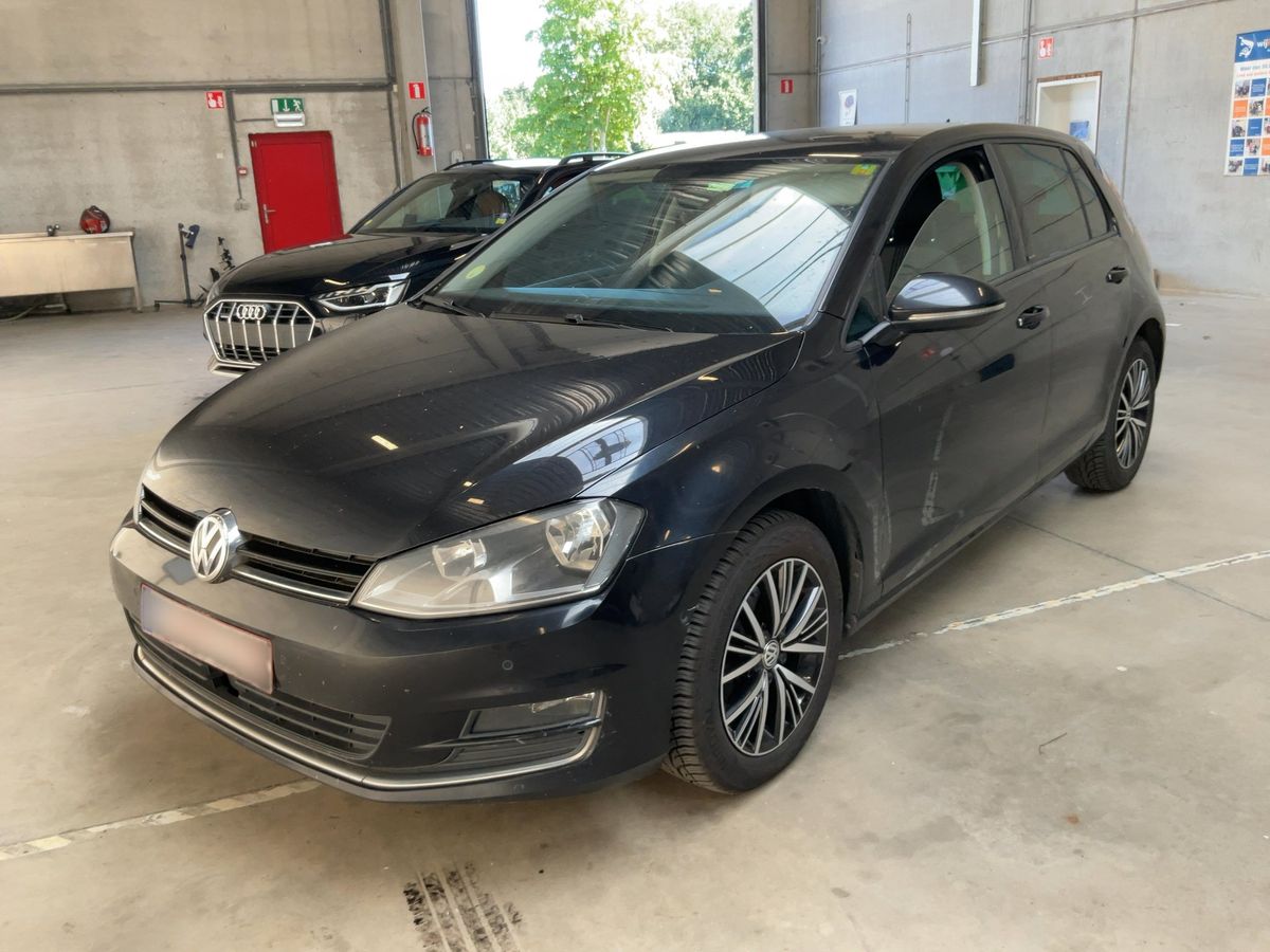 Volkswagen Golf 2017 — photo 1
