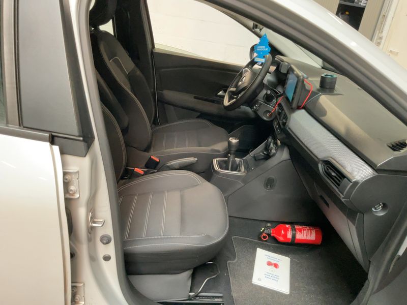 Dacia Sandero 1.0 TCe LPG Comfort — zdjęcie 11