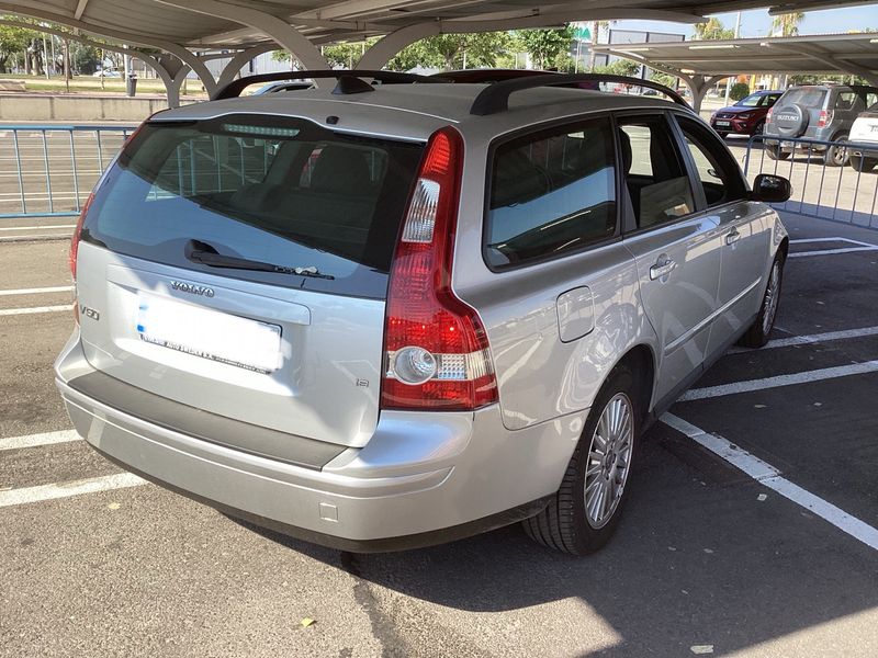 Volvo V50 1.8 Momentum — zdjęcie 2