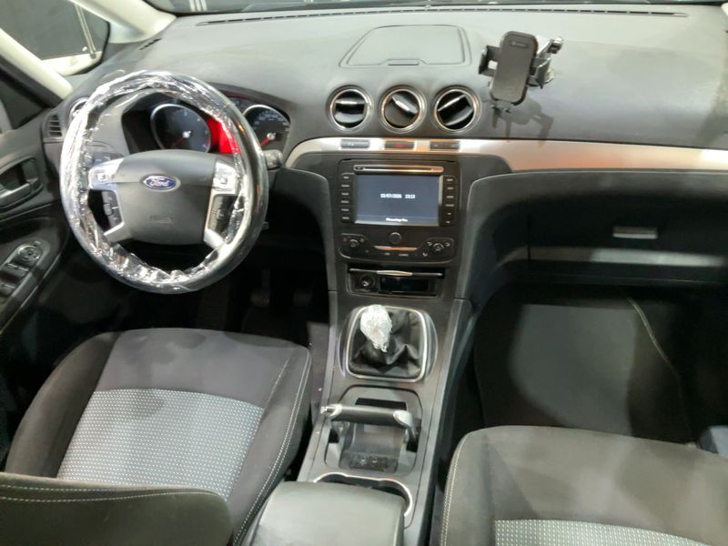 Ford Galaxy 2.0 TDCi Trend — zdjęcie 12