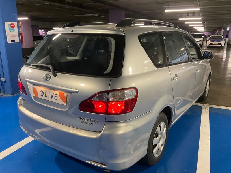 Toyota Avensis Verso 2.0 D-4D VX — zdjęcie 2