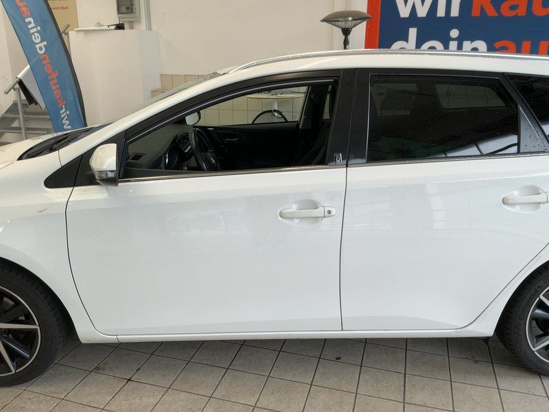 Toyota Auris Touring Sports 1.2 Turbo Team D — zdjęcie 4