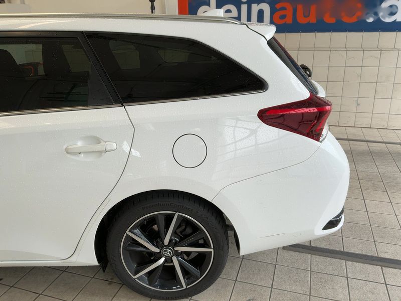 Toyota Auris Touring Sports 1.2 Turbo Team D — zdjęcie 3