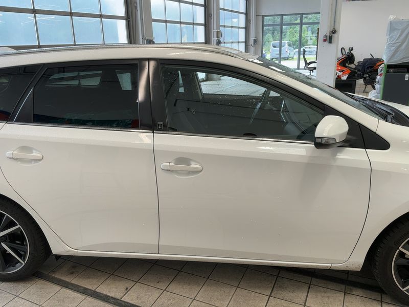 Toyota Auris Touring Sports 1.2 Turbo Team D — zdjęcie 7