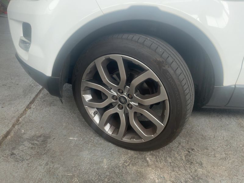 Land Rover Evoque 2.2 Td4 Pure 2015 – снимка 3