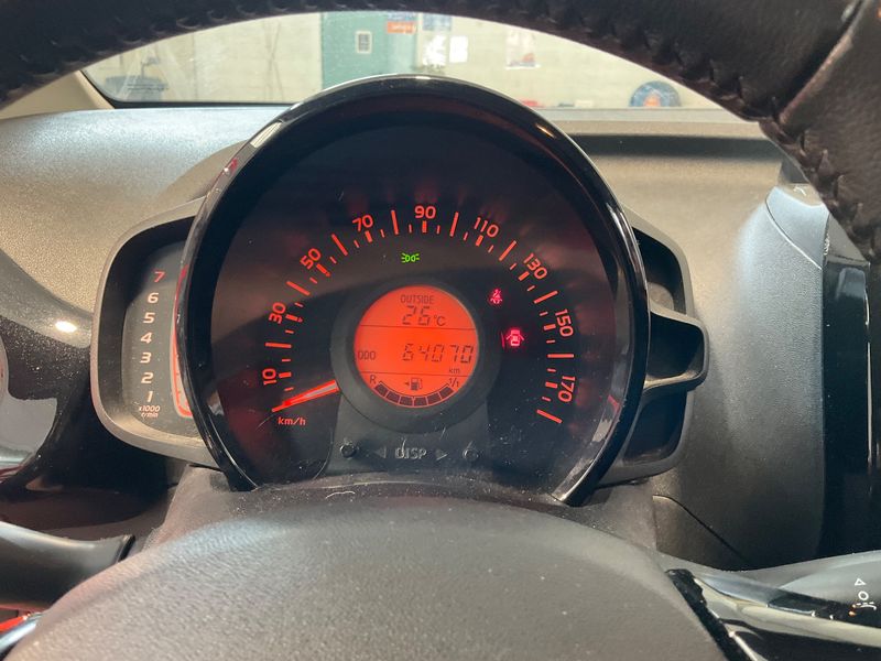 Toyota Aygo 1.0 X-Cite — zdjęcie 13