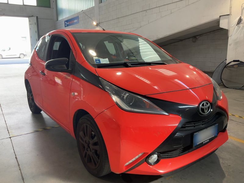 Toyota Aygo 1.0 X-Cite — zdjęcie 8