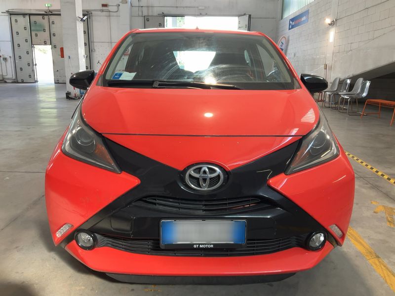 Toyota Aygo 1.0 X-Cite — zdjęcie 9