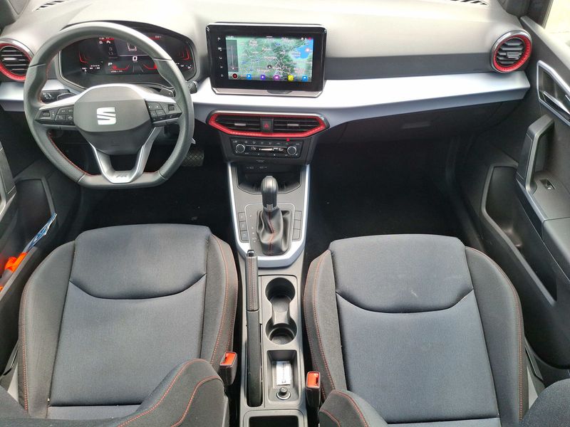 Seat Arona 1.0 TSI FR — zdjęcie 11