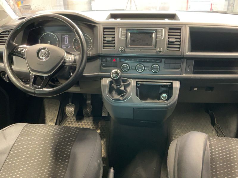 Volkswagen T6 Multivan 2.0 TDI Trendline — zdjęcie 12