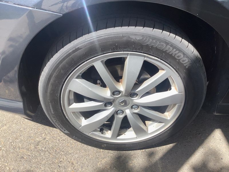 Renault Laguna 1.5 dCi Dynamique TomTom 2011 – снимка 3