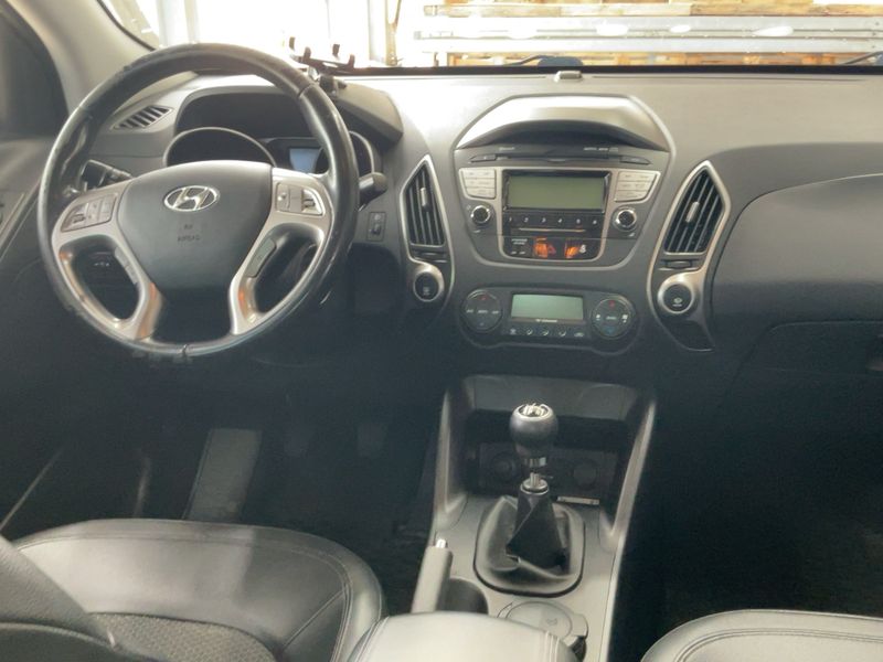 Hyundai ix35 2.0 Style 2WD — zdjęcie 12
