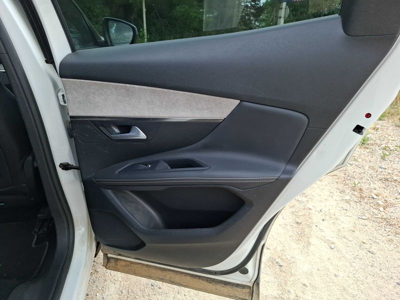 Peugeot 3008 1.6 Hybrid GT Pack 2021 – снимка 46