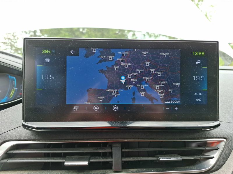 Peugeot 3008 1.6 Hybrid GT Pack 2021 – снимка 13