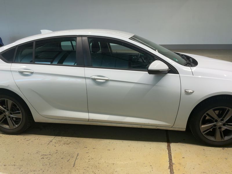 Opel Insignia Grand Sport 1.6 CDTI DPF Edition — zdjęcie 7