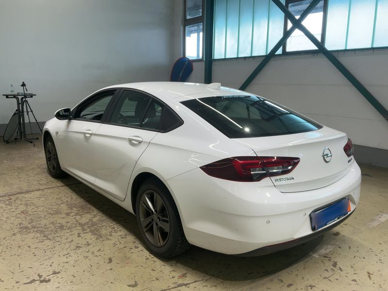 Opel Insignia Grand Sport 1.6 CDTI DPF Edition — zdjęcie 3