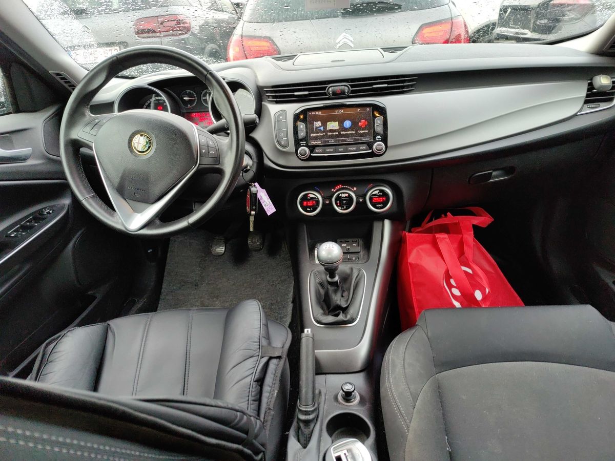 Alfa Romeo 2014 — photo 12