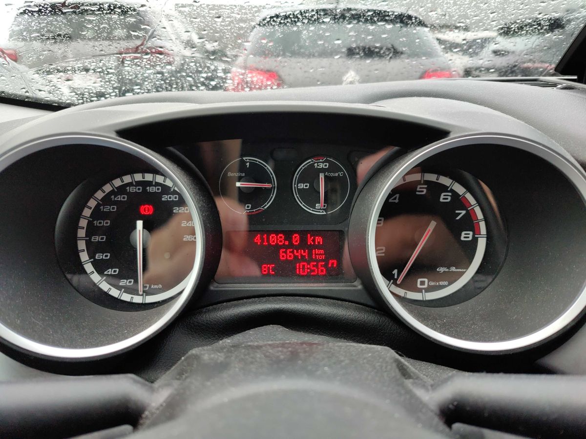 Alfa Romeo 2014 — photo 13