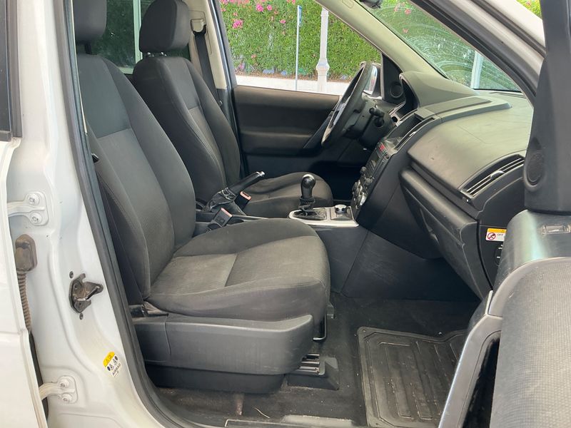Land Rover Freelander 2.2 Td4 E — zdjęcie 3