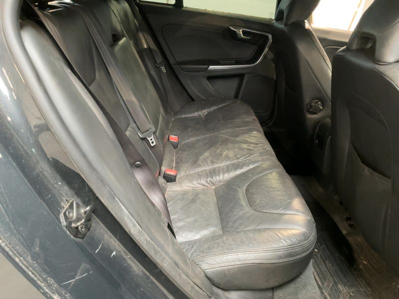 Volvo V60 2.0 D4 Summum — zdjęcie 14