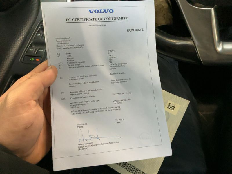Volvo V60 2.0 D4 Summum — zdjęcie 16