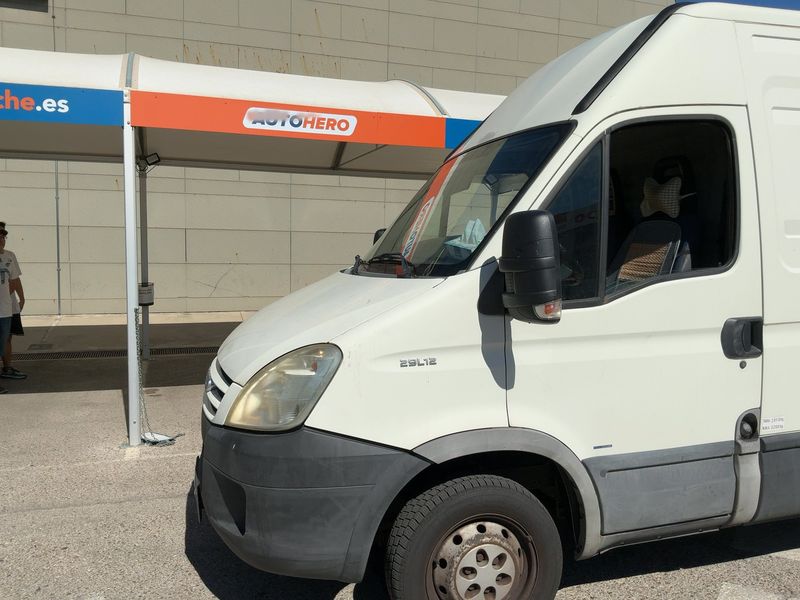 Iveco Daily 2.3 Diesel HKa 29 L Radstand 3000L — zdjęcie 2