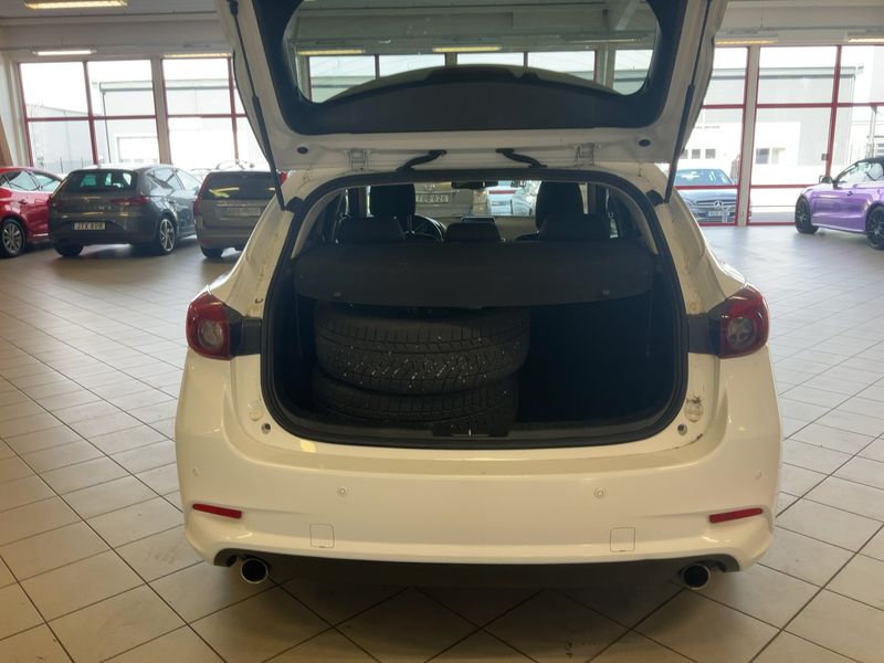Mazda 3 2.0 Center-Line — zdjęcie 10