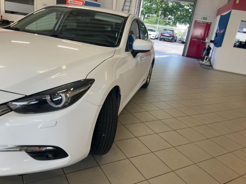 Mazda 3 2.0 Center-Line — zdjęcie 2