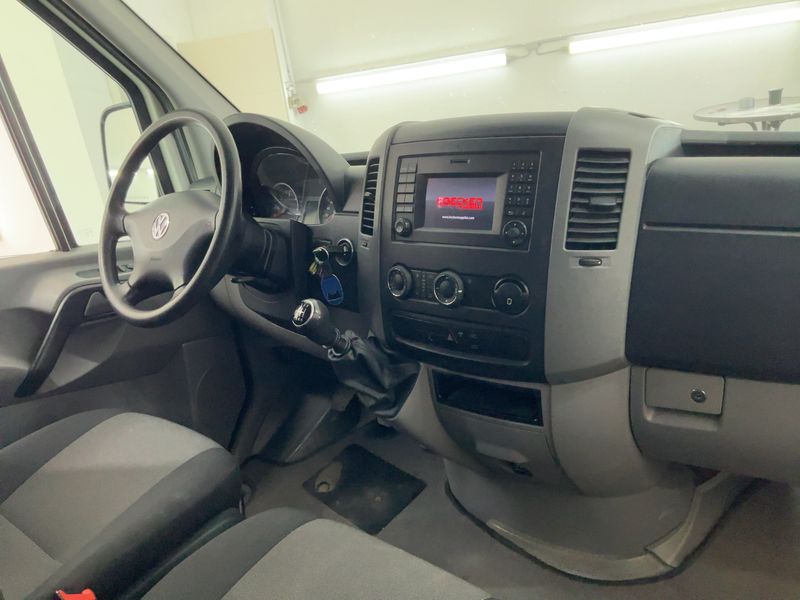 Volkswagen Crafter 2.0 TDI Kasten 35 mittlerer Radstand mit Hochdach — zdjęcie 12